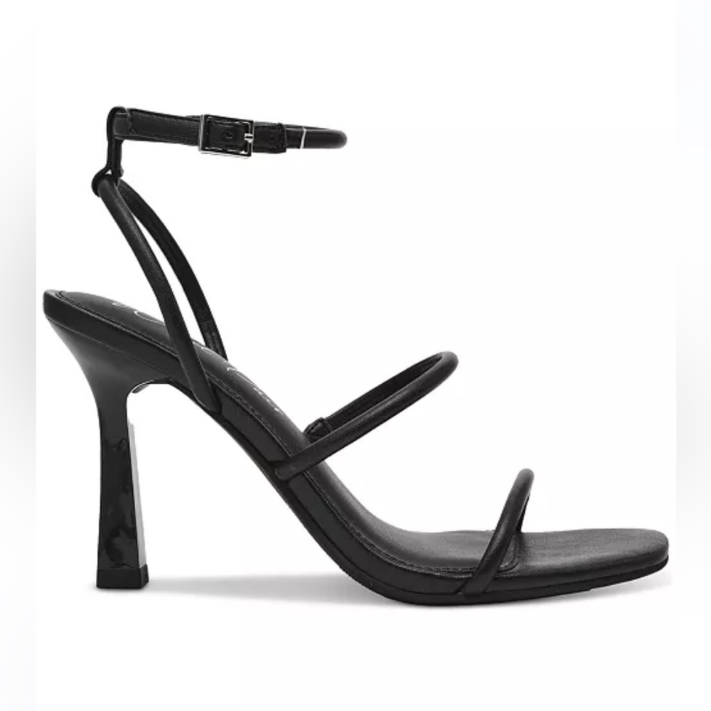 Brand new Macys “Wild Pair” Women's Louudd Dress Black Sandals (size 8) *In Box*